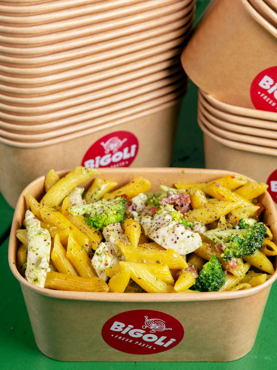 Penne with broccoli, mozzarella and sausage in a Bigoli takeaway box